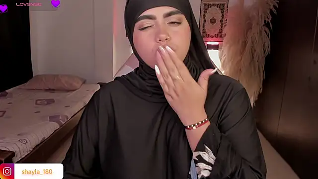 shayla_18 élő XXX-chatje