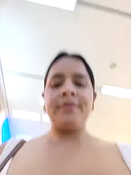 Chat XXX ao vivo de Julieth_hot-69