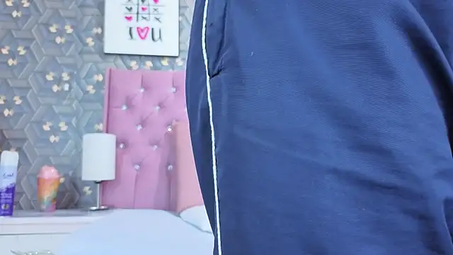 Samantha_Collen 即時 XXX 聊天