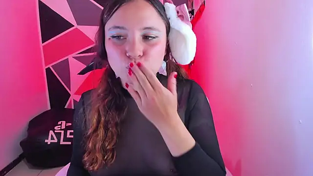 دردشة little_emma0 الجنسية المباشرة