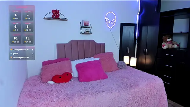 Nina_curves – Live XXX-chat