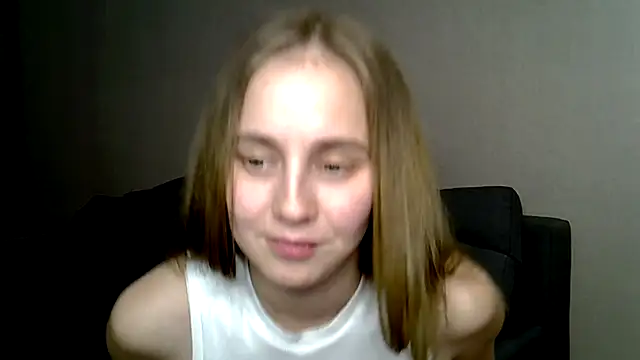 christimontero Adlı Modelin Canlı XXX Sohbeti