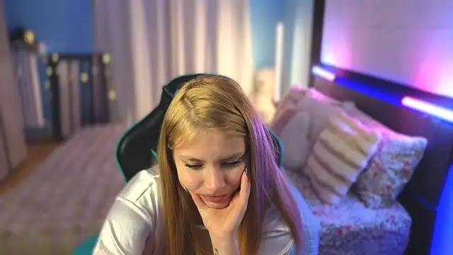 Chatroom XXX en direct de AnastasiaAniess