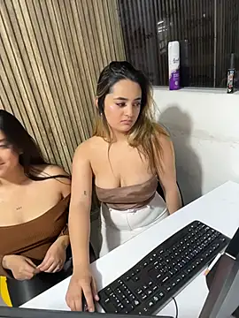 XXX chat uživo modela Antonella_Julieta