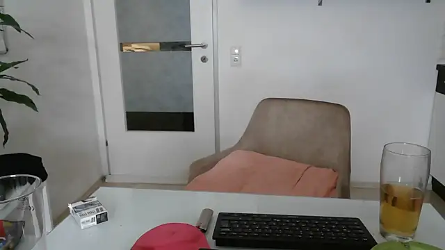 hexe40002: διαδικτυακό σόου στην κάμερα