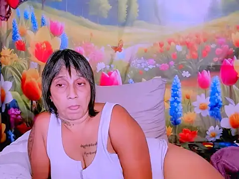 indianroxy's Live XXX Chat