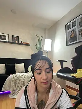 EmmyEvans1 Chat XXX in diretta