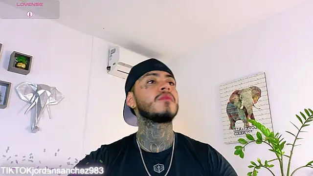 Chatroom XXX en direct de JordanSmiith_