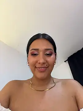 IsabellaJoness_ Chat XXX in diretta