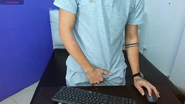 Chatroom XXX en direct de masterboyx