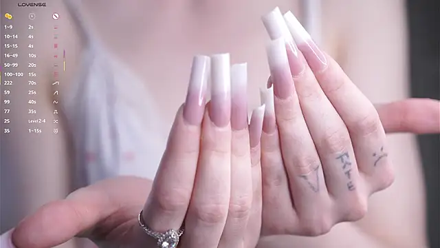 CarmaOlen élő XXX-chatje