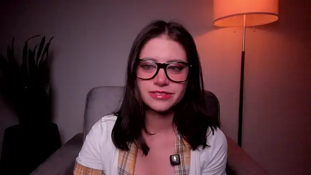 XXX chat uživo modela HazelKush