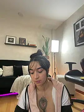 EmmyEvans1 라이브 XXX 채팅