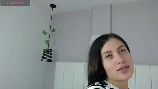 Zaaida_ Adlı Modelin Canlı XXX Sohbeti