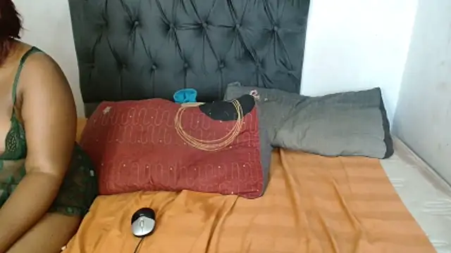 Ciara-Miaのウェブカメラショー