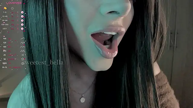 sweetest_bella élő XXX-chatje