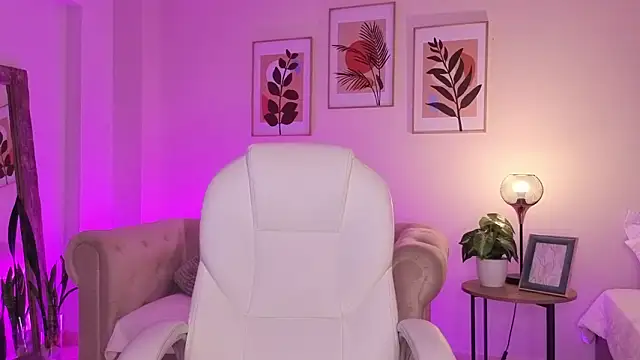 Chat +18 de DahianaWalcott ao vivo