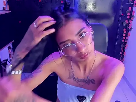 Chat XXX ao vivo de KarlaSlutSkinny__