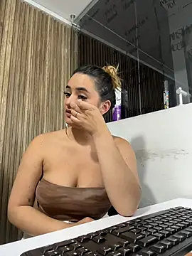 Antonella_Julieta 웹캠 쇼