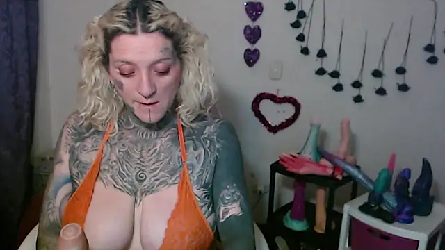 SLOPPYTITSS: онлайн-секс-чат