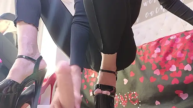 แชท XXX สดของ RoxalanaStar