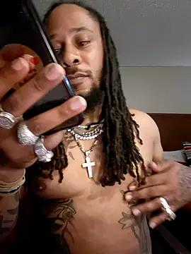 TooGoodConway23: διαδικτυακό σόου στην κάμερα