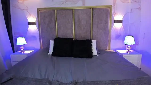 Онлайн чат XXX LolaGray__