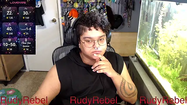 Pokazy przed kamerką – RudyRebel