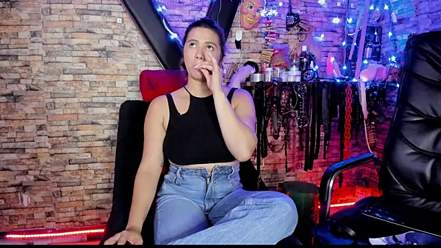 Czat XXX na żywo – Liltildeman_moon