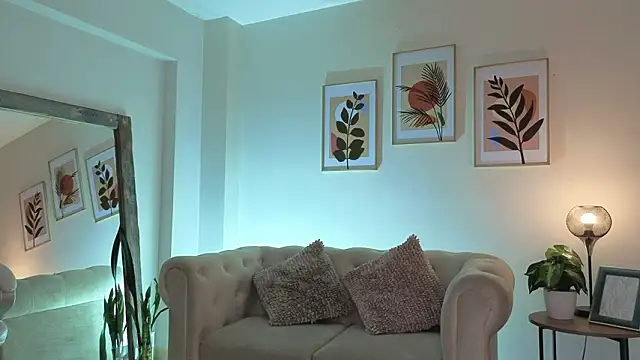 DahianaWalcott: онлайн-секс-чат