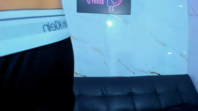 Онлайн чат XXX Little_nicoll