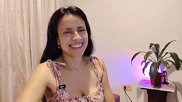 Bella_Exhibition Chat XXX in diretta