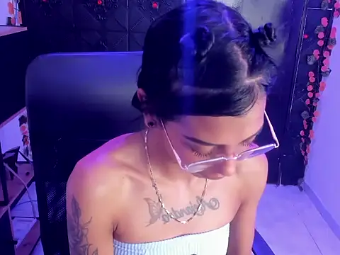 Chat XXX ao vivo de KarlaSlutSkinny__