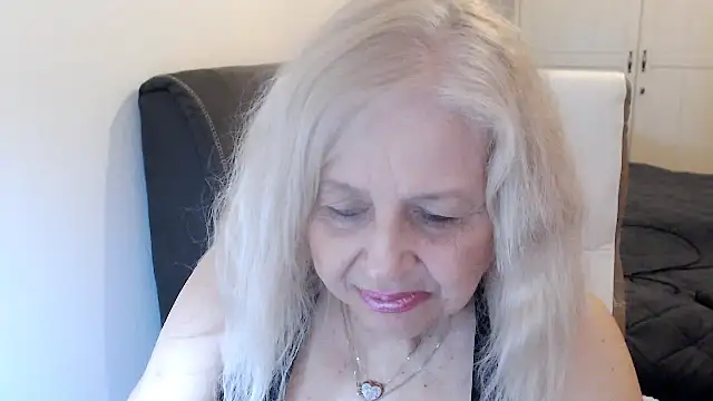 Chat +18 de SusiLifeXXX ao vivo