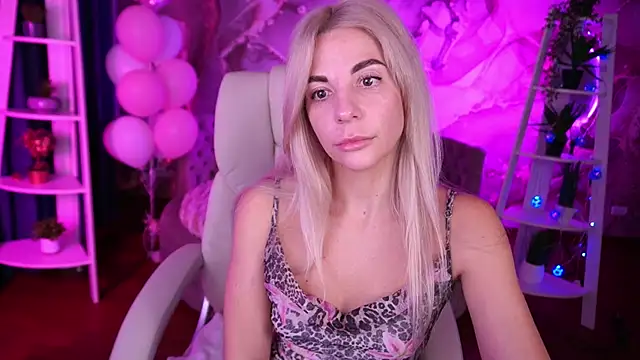 Chat +18 de BellaRayyy ao vivo