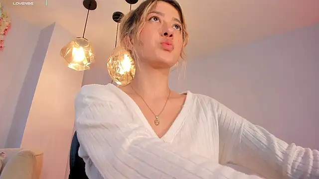 EveBensonX Chat XXX live