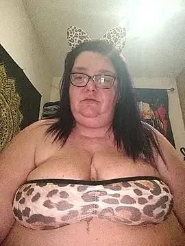 diosacurvy1984 – Naživo XXX chat