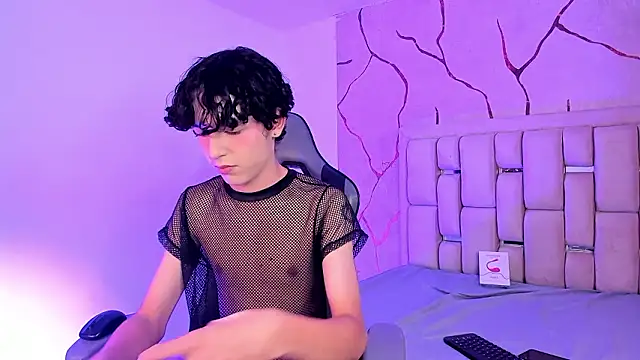 SthepanodiMonaco élő XXX-chatje