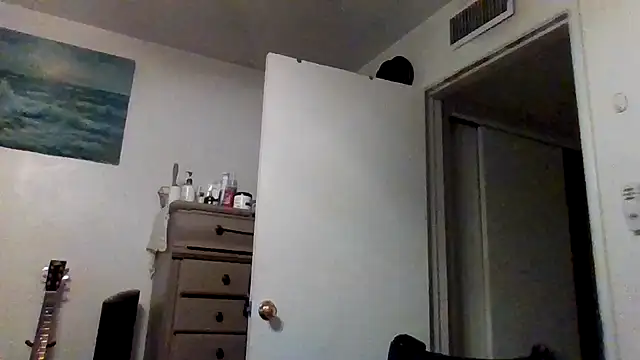 แชท XXX สดของ Tallhungandcloudy