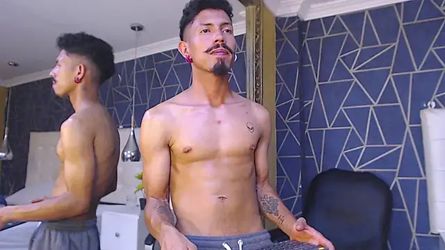 NoaahTylor's Live XXX Chat