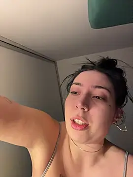 Онлайн чат XXX KimArts