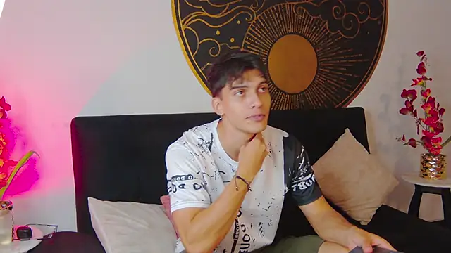 AlessioVitale 在線直播表演