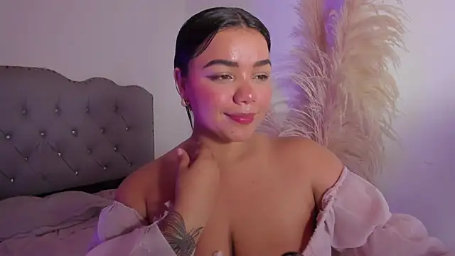 _camilaa élő XXX-chatje