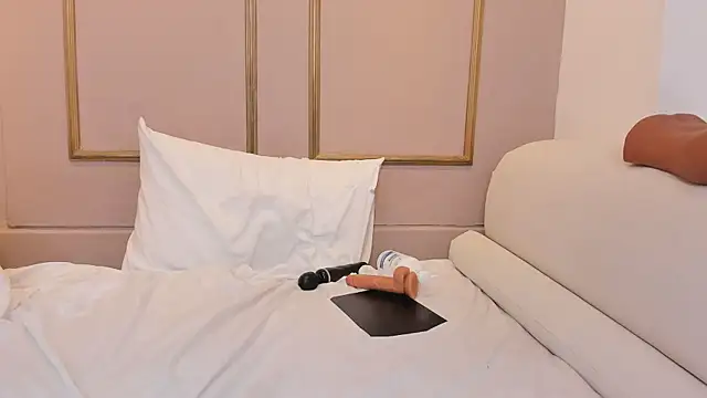 NahimiThompson Adlı Modelin Canlı XXX Sohbeti