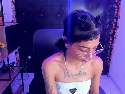 KarlaSlutSkinny__ Chat XXX in diretta