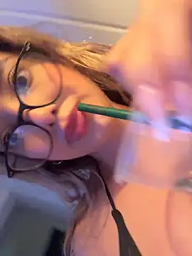 saliha_pinky_ Show Webcam