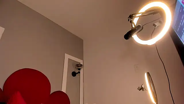 Bonniie_22: απευθείας συνομιλία ΧΧΧ