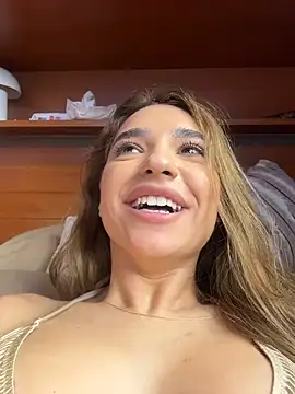 ItalianGirl live XXX chat