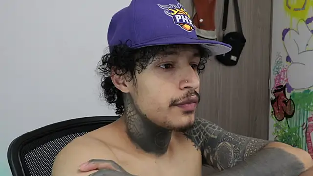 trieone's Live XXX Chat