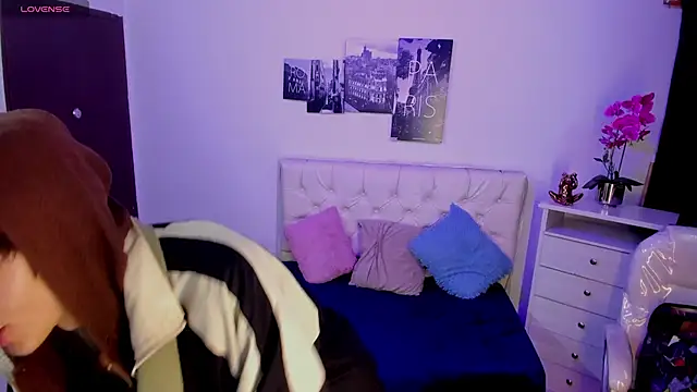 Juli_Roos_ Chat XXX live